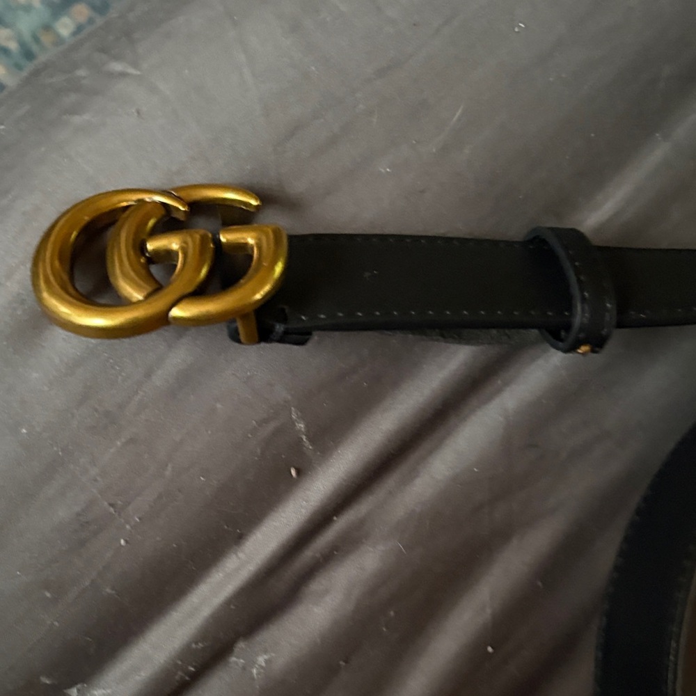 Gucci Black Leather Belt with Gold GG Emblem - Picture 5 of 5